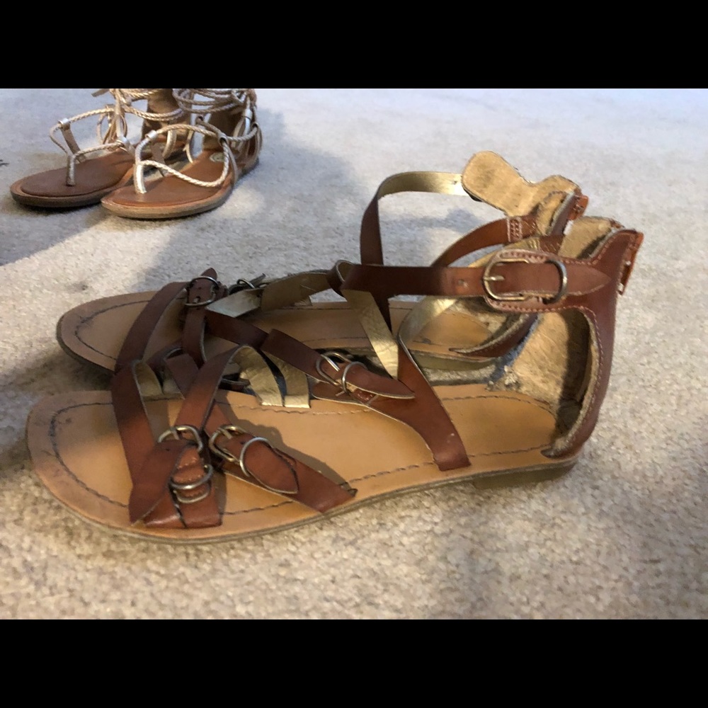 Buckles sandals